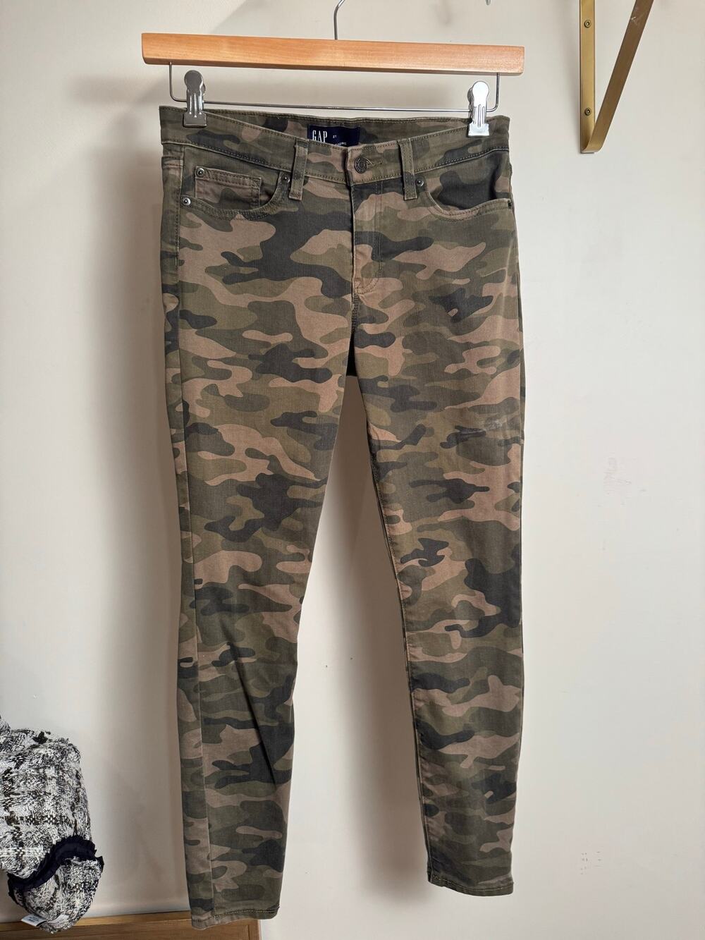 GAP Sz 27 Denim Camo Leggings